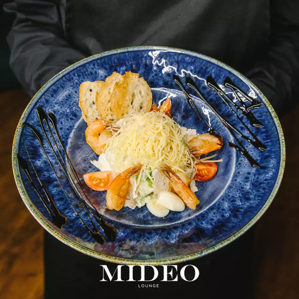 Салат "Цезарь с креветками"